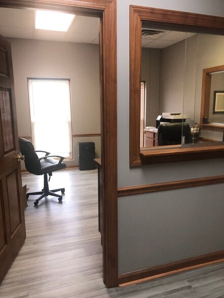 406 Tiffany Park, Gaffney, SC for lease - Building Photo - Image 3 of 5