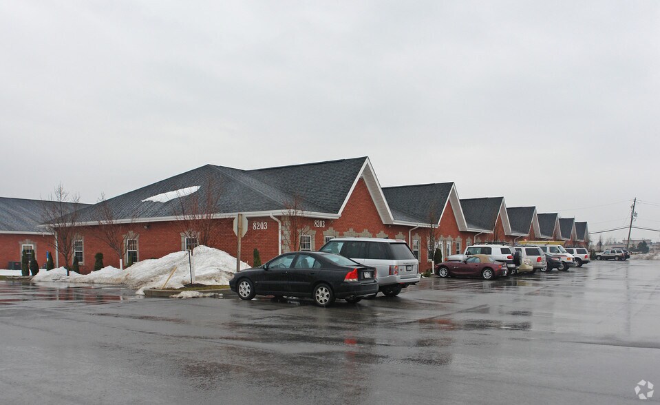 8203 Main St, Williamsville, NY à louer - Photo principale - Image 2 de 3