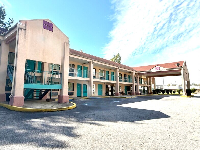 547 Archusa Ave, Quitman, MS à vendre - Photo du bâtiment - Image 3 de 22