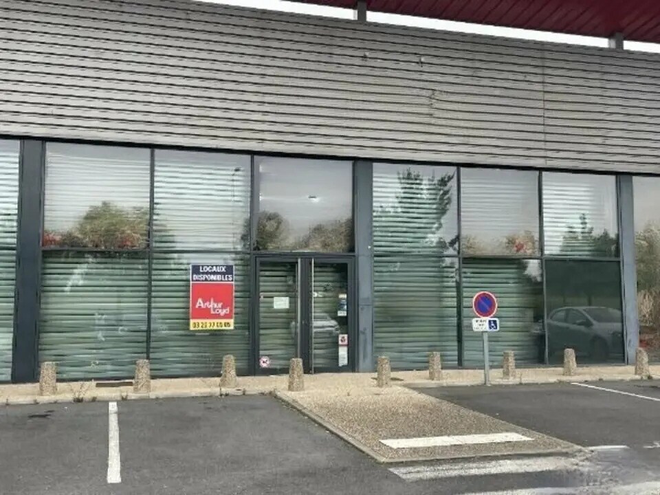 Retail in Reims for lease Building Photo- Image 1 of 12