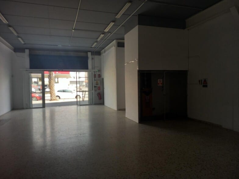 Industrial in Elche for lease - Interior Photo - Image 1 of 16