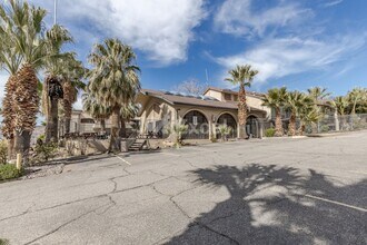 747 E Saint George Blvd, St George, UT à louer Photo du bâtiment- Image 2 de 2