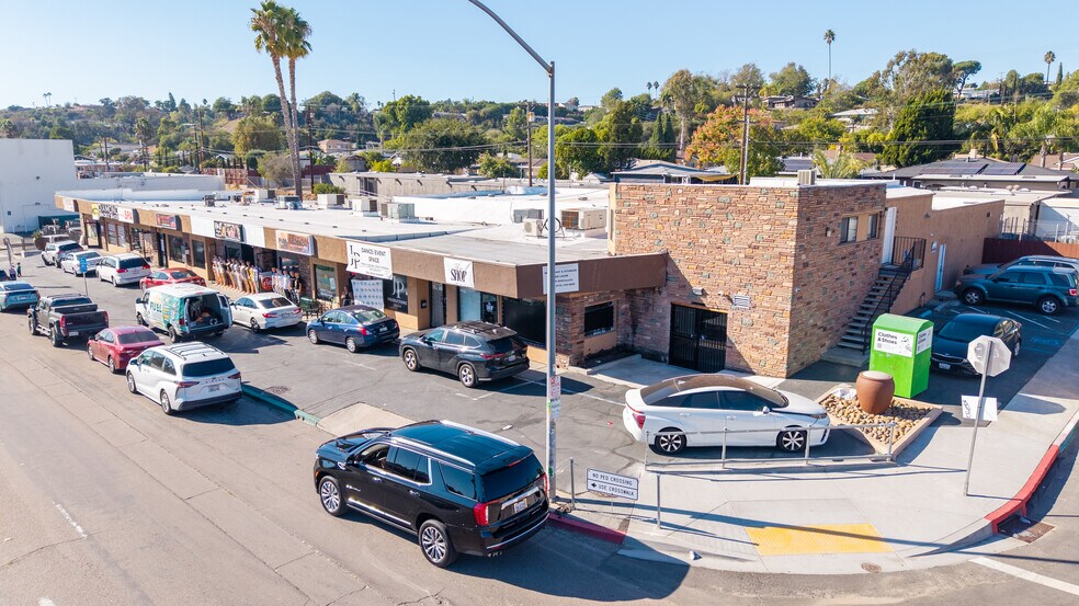 6172-6196 University Ave, San Diego, CA à louer - Photo du bâtiment - Image 3 de 17