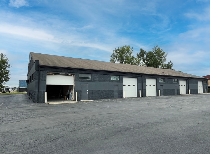 3061-3069 Lamb Ave, Columbus, OH for lease - Building Photo - Image 3 of 9