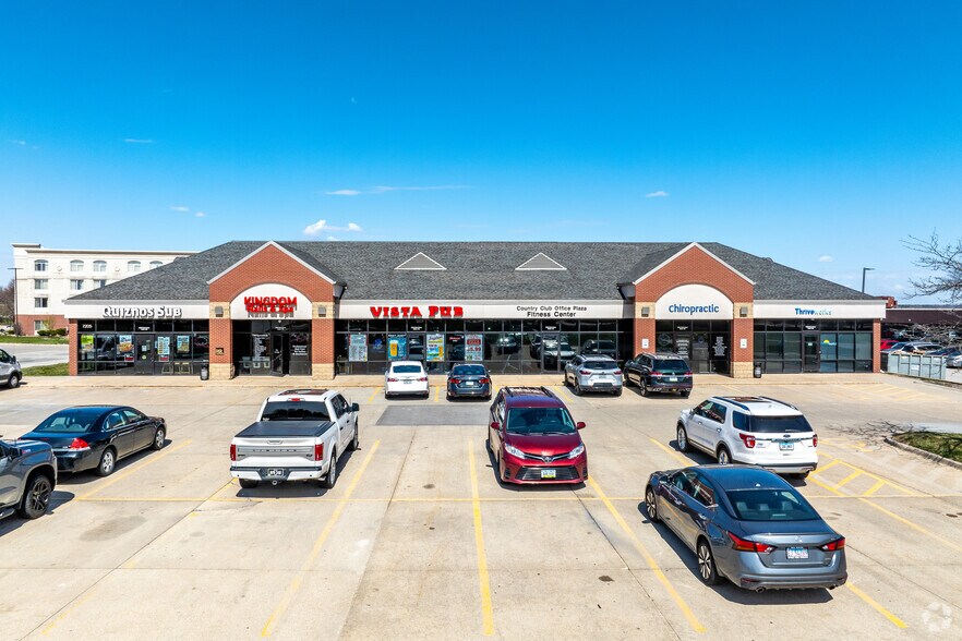 7205 Vista Dr, West Des Moines, IA à louer - Photo du bâtiment - Image 3 de 6