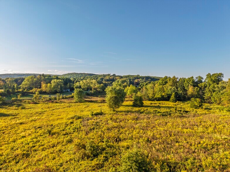 220 Sawkill Rd, Kingston, NY à vendre - Photo du bâtiment - Image 3 de 19