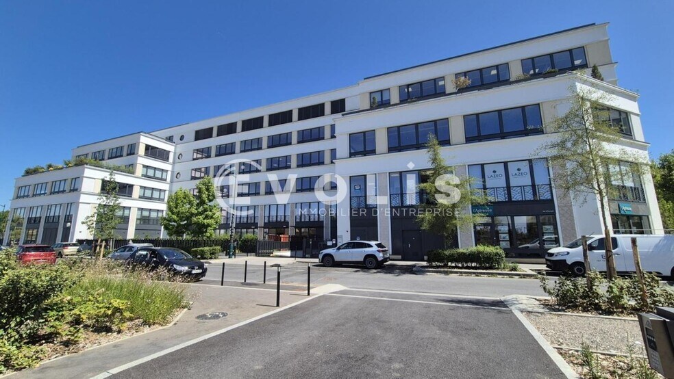 Office in Chessy for lease - Building Photo - Image 2 of 6