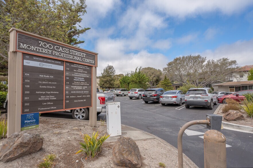700 Cass St, Monterey, CA à louer - Photo du bâtiment - Image 2 de 7