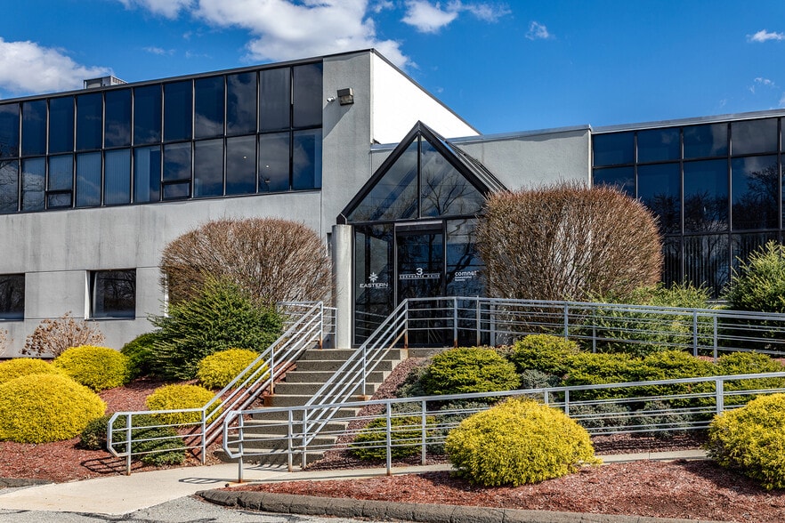 1-3 Corporate Dr, Danbury, CT for sale - Building Photo - Image 2 of 15