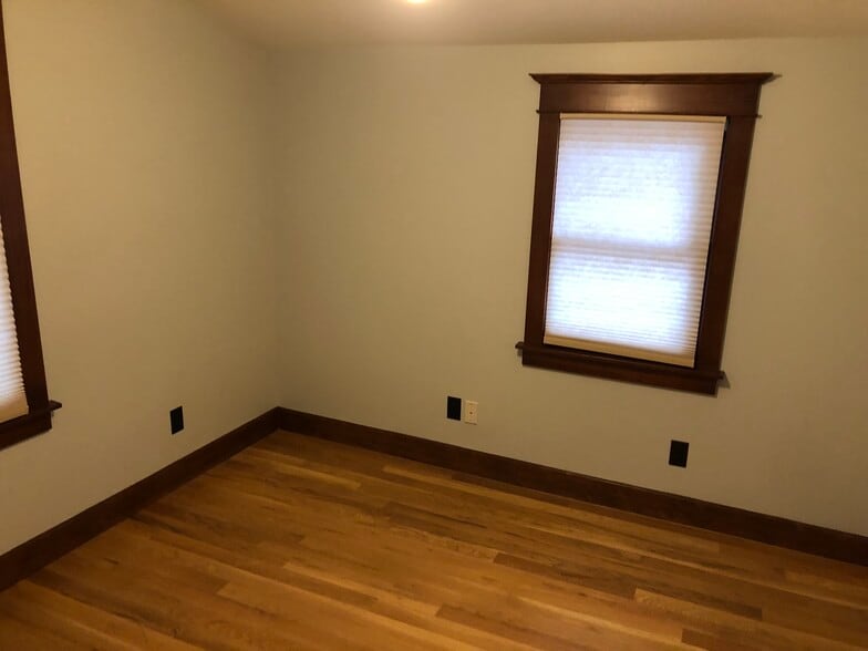 216 14th St, Oregon City, OR for lease - Building Photo - Image 3 of 15