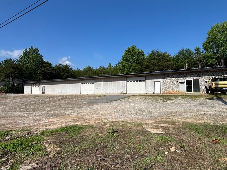 4234 Burnwood Trl, Denver, NC for lease - Building Photo - Image 2 of 3