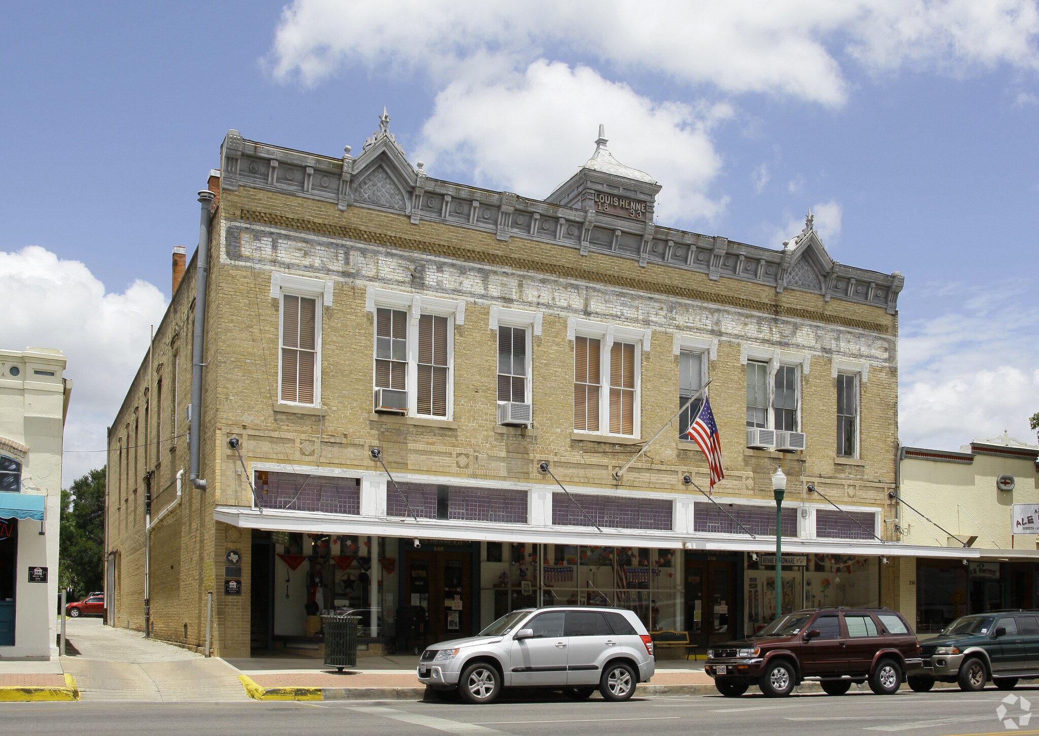 246 W San Antonio St, New Braunfels, TX à louer Photo principale- Image 1 de 3