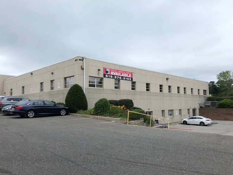 1670 Old Country Rd, Plainview, NY for lease - Building Photo - Image 3 of 14