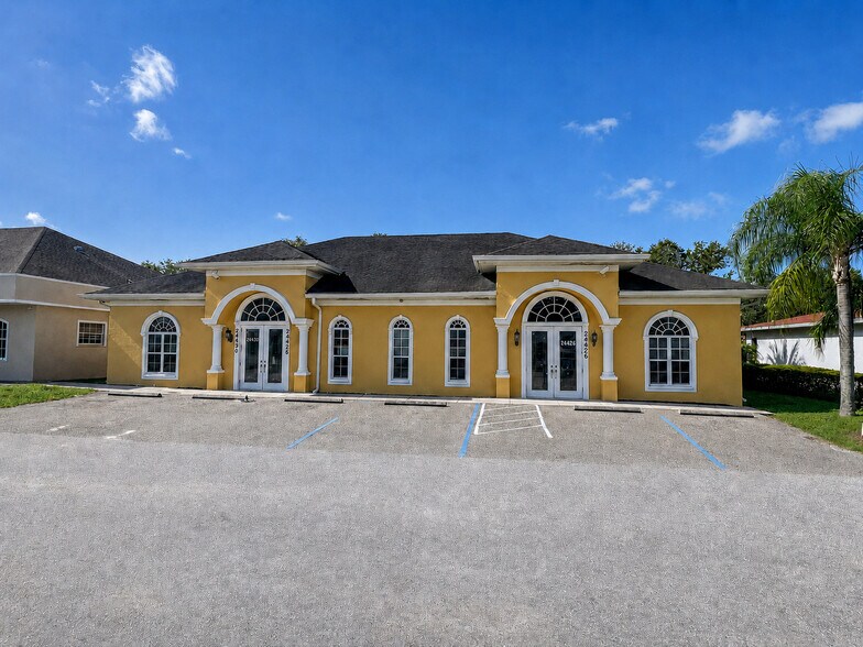 24426 State Rd 54, Lutz, FL à louer - Photo du bâtiment - Image 2 de 3