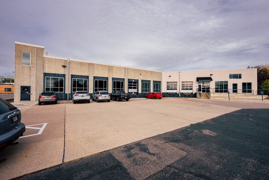 2112 Broadway St NE, Minneapolis, MN à louer - Photo du bâtiment - Image 3 de 8