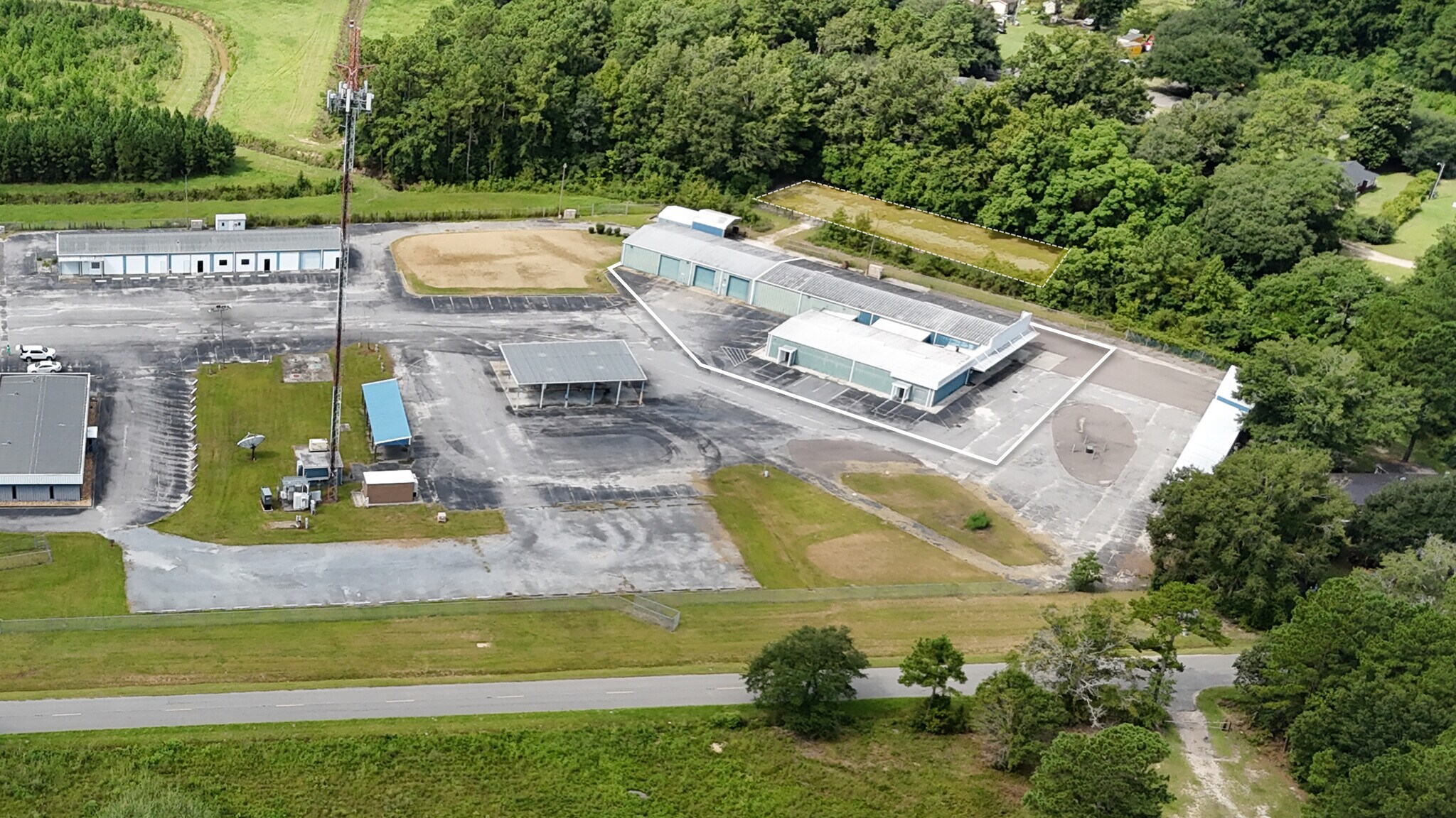 470 Nelson Ferry Rd, Moncks Corner, SC à louer Photo du bâtiment- Image 1 de 12