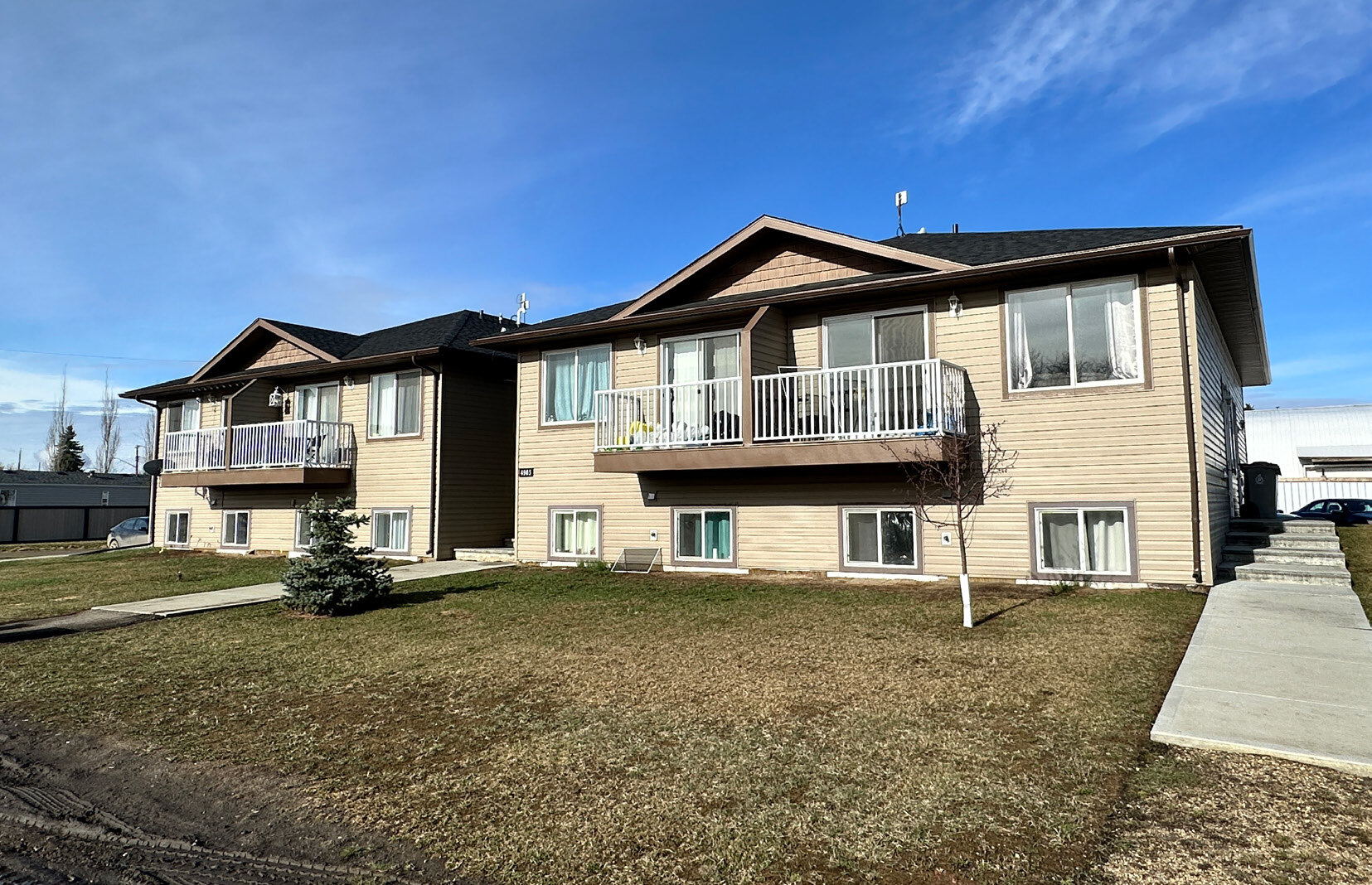 4905 49 Av, Calmar, AB for sale Primary Photo- Image 1 of 1