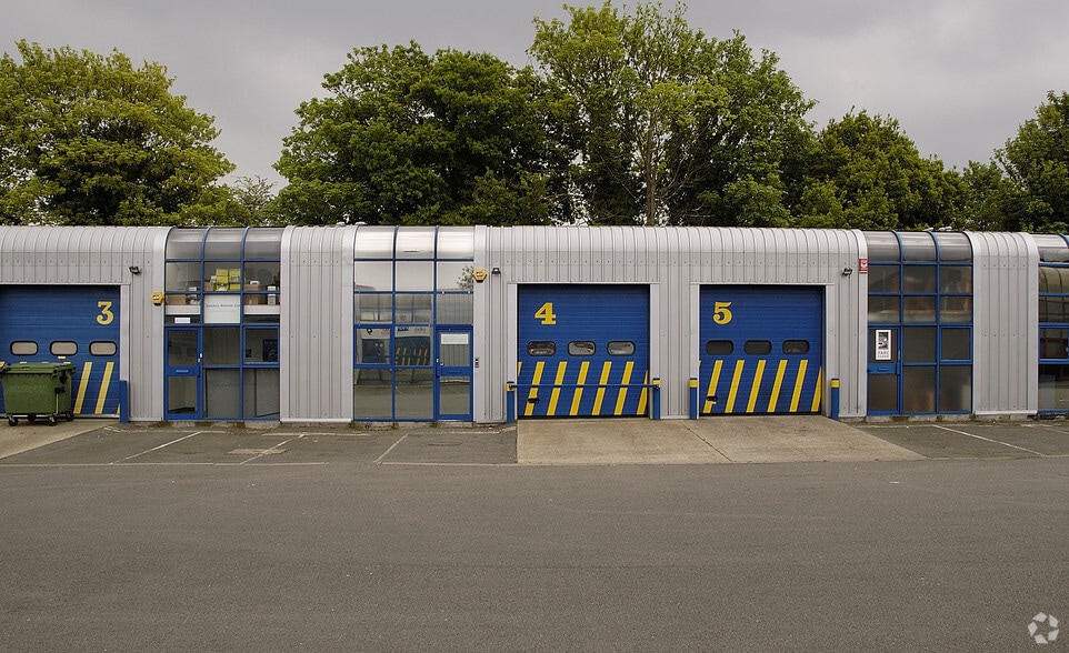 Eversley Way, Egham for sale - Building Photo - Image 2 of 29