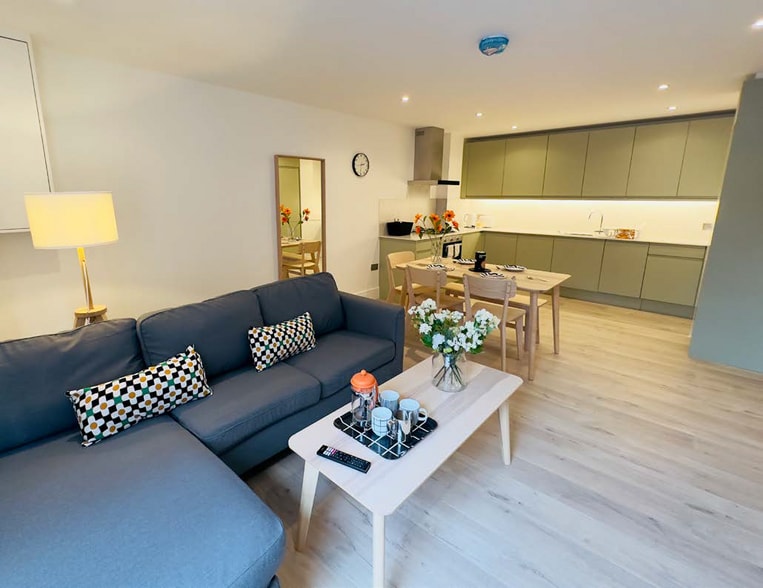 23 Longbrook St, Exeter for sale - Interior Photo - Image 2 of 9