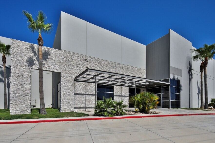 I-35 And Beltway Pky, Laredo, TX à louer - Photo du bâtiment - Image 2 de 13