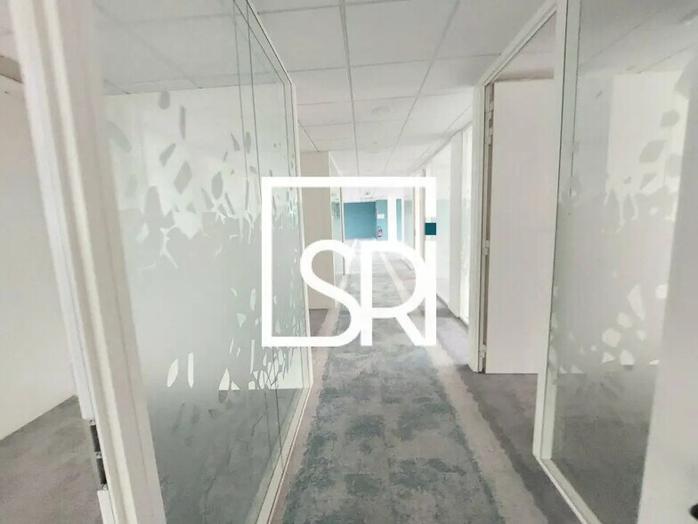 Office in Clermont-Ferrand for lease - Interior Photo - Image 2 of 22