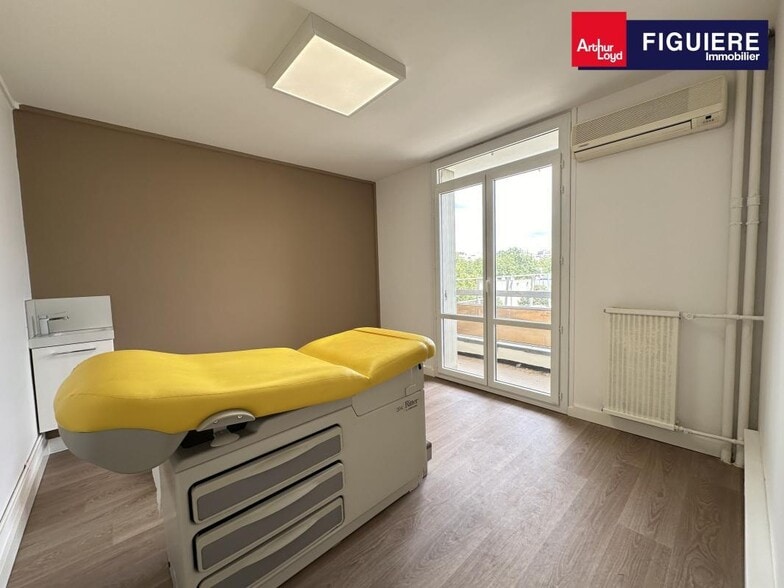 Office in Aix-en-Provence for lease - Interior Photo - Image 2 of 4