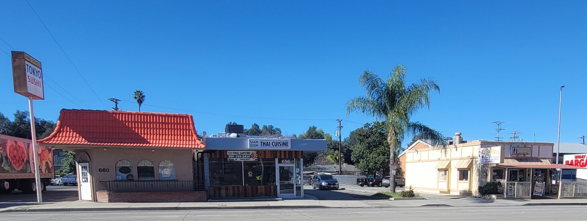 652-660 E Redlands Blvd, Redlands, CA à louer Photo intérieure- Image 1 de 2