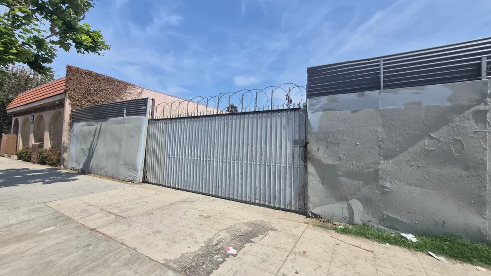 235 E Manchester, Los Angeles, CA à vendre - Autre - Image 1 de 20