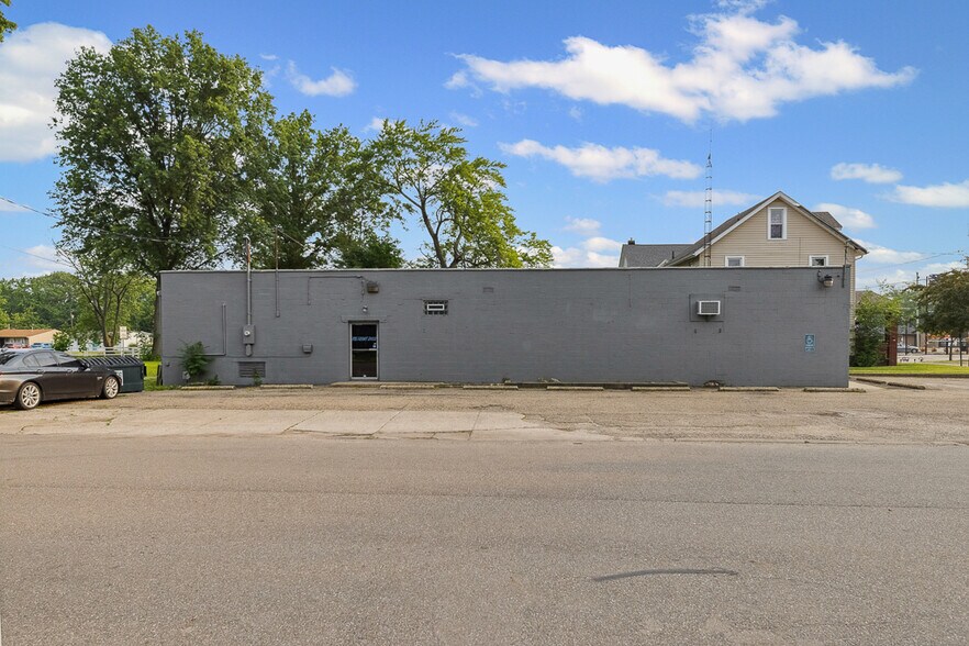 700 N Union Ave, Alliance, OH à vendre - Photo du bâtiment - Image 2 de 33