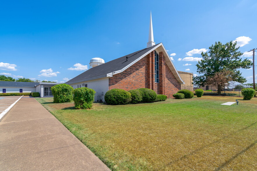 200 Carr Ln, Duncanville, TX for sale - Building Photo - Image 2 of 11