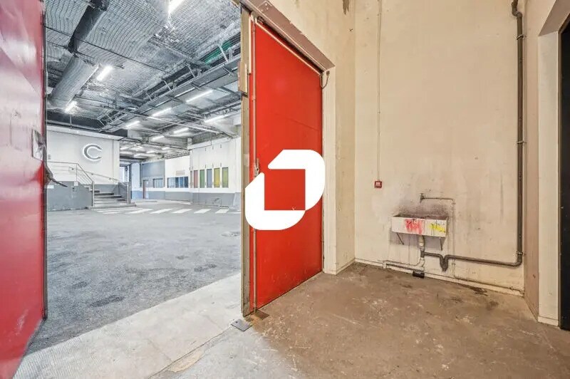 Commerce de détail dans Vanves à louer - Photo du bâtiment - Image 2 de 11