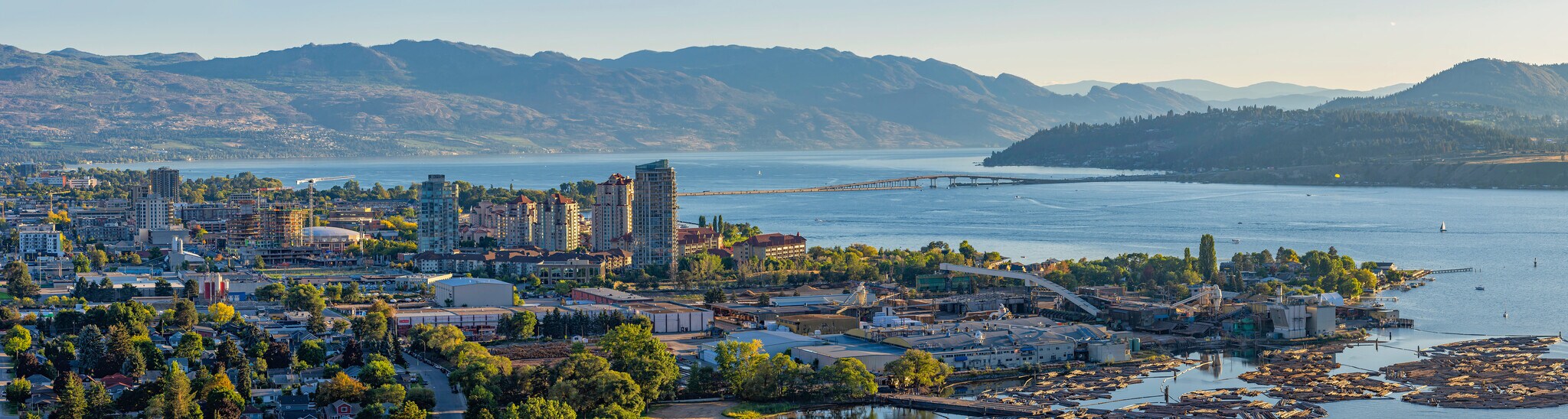 3240 Hilltown Dr, Kelowna, BC à vendre Photo principale- Image 1 de 2