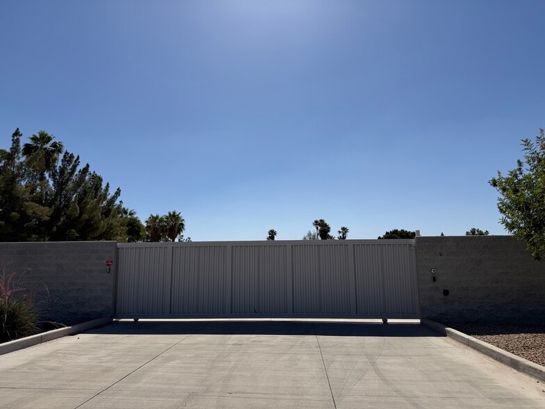2060 S Vineyard, Mesa, AZ à louer - Photo du bâtiment - Image 3 de 13