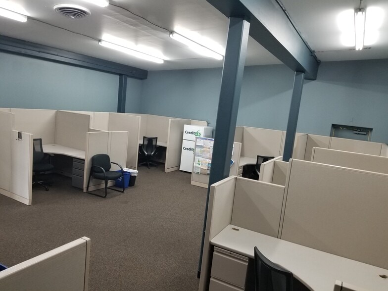 4616 SE 82nd Ave, Portland, OR à vendre - Photo intérieure - Image 3 de 14