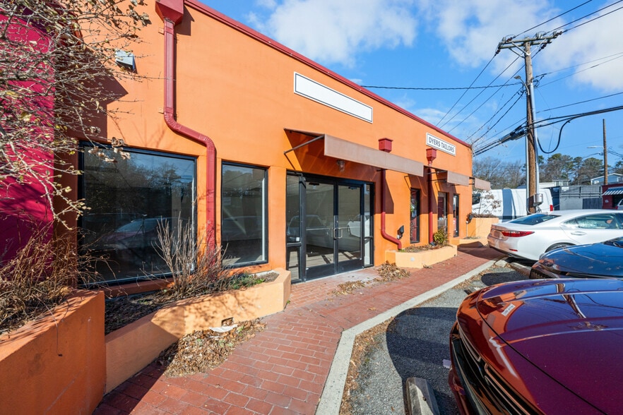 2514 University Dr, Durham, NC for lease - Primary Photo - Image 1 of 17