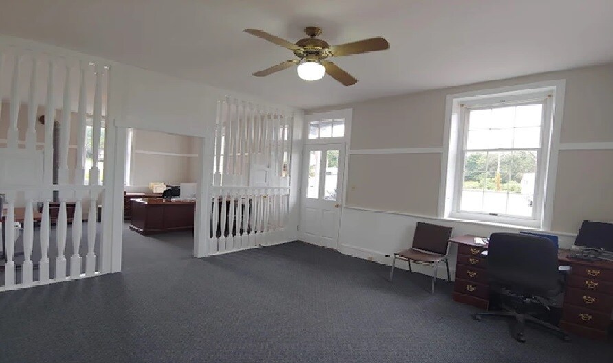 249 Railroad Ave, Bird In Hand, PA à vendre Photo intérieure- Image 1 de 1