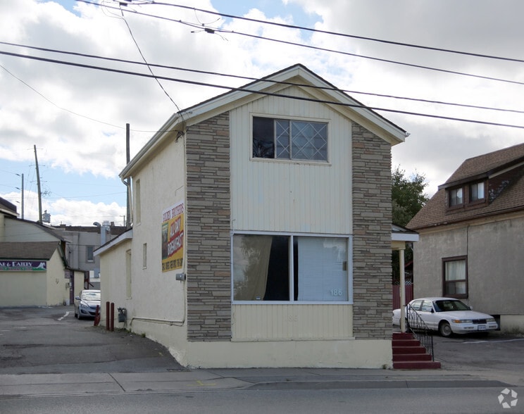 186 Welland Ave, St Catharines, ON for sale - Primary Photo - Image 2 of 2