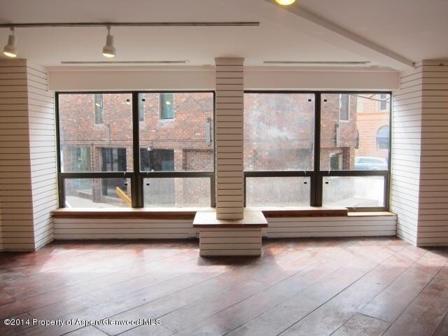400 E Hyman Ave, Aspen, CO à louer - Photo du bâtiment - Image 3 de 9