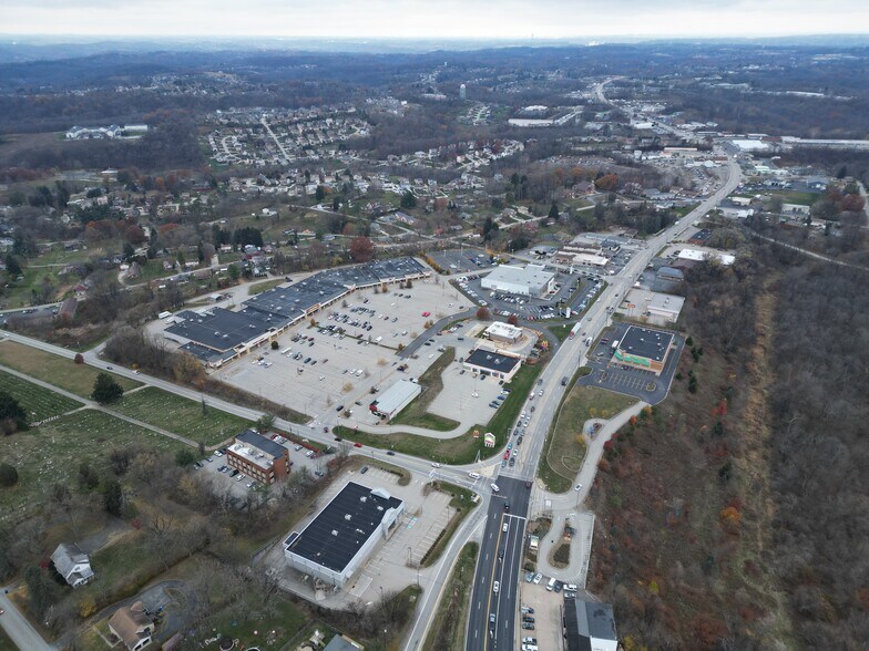 10 Clay Pike, Irwin, PA à louer - Photo du bâtiment - Image 2 de 4