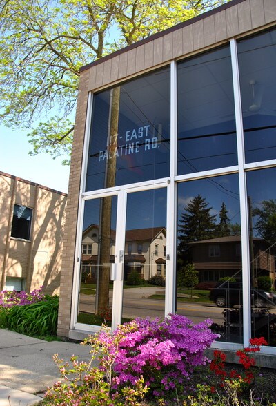 117 E Palatine Rd, Palatine, IL à louer - Photo du bâtiment - Image 3 de 5