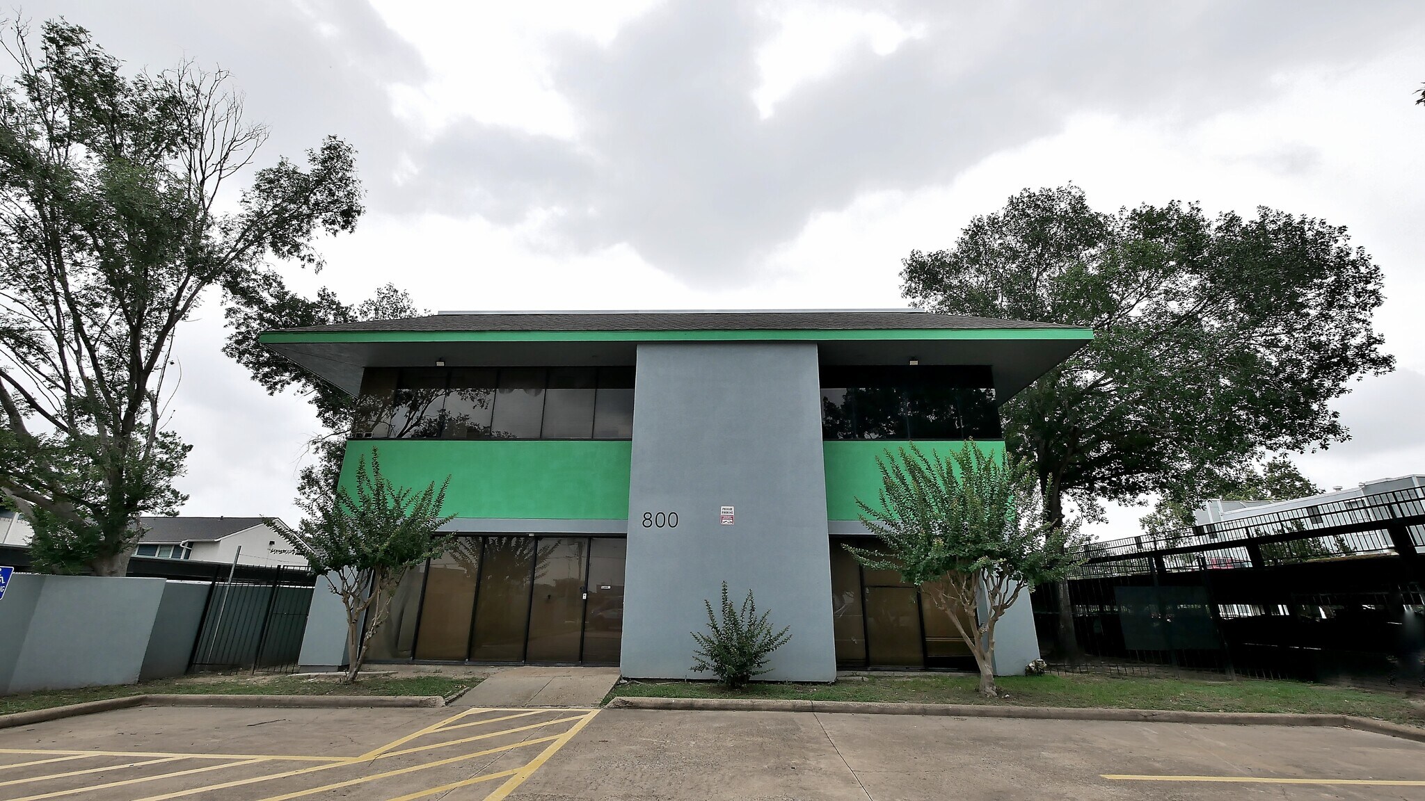 800 Tully Rd, Houston, TX à louer Photo du bâtiment- Image 1 de 17
