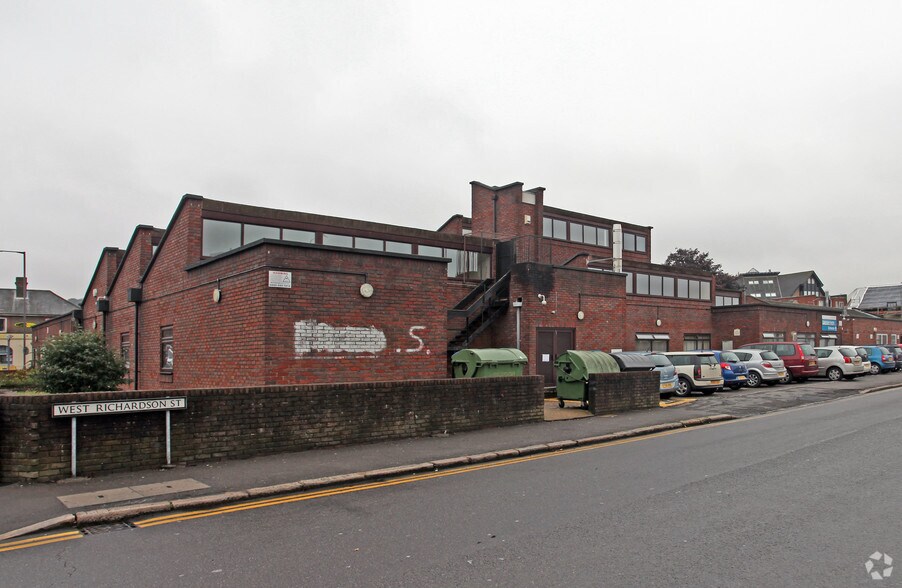 Desborough Rd, High Wycombe for sale - Building Photo - Image 2 of 15