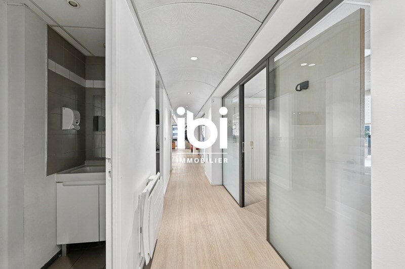 72 Rue Saint-Charles, Paris à louer - Photo du bâtiment - Image 2 de 28