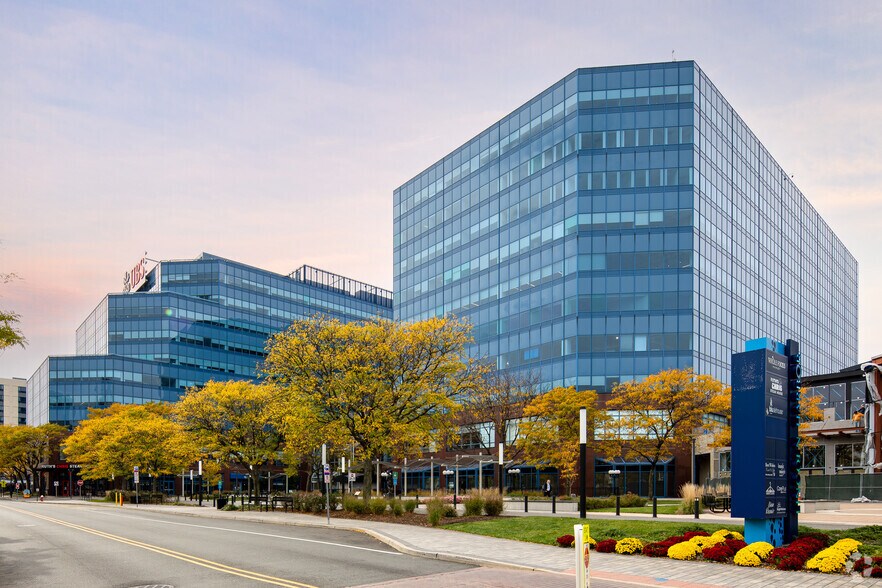 1200 Harbor Blvd, Weehawken, NJ à louer - Photo du bâtiment - Image 3 de 9