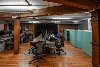 311 Water St, Vancouver, BC à louer Photo intérieure- Image 2 de 8