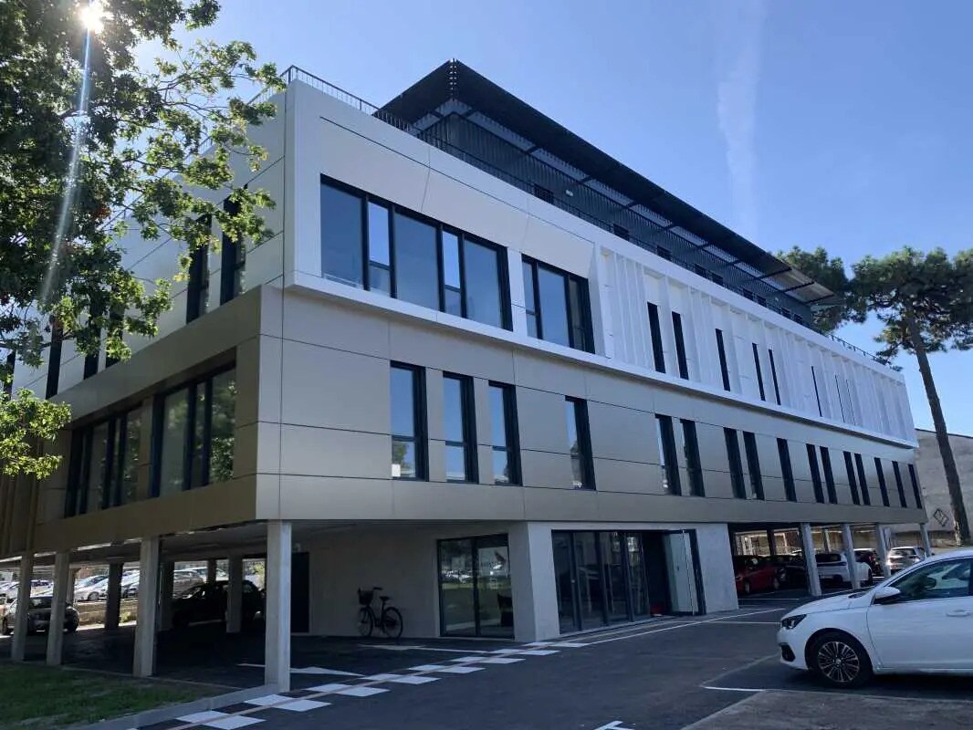 Office in Pessac for lease Building Photo- Image 1 of 18