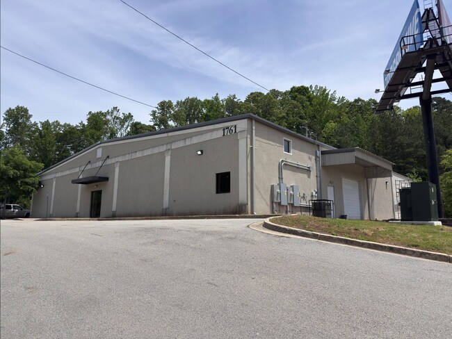 Plus de détails pour 1761 Peachtree Industrial Blvd, Buford, GA - Industriel à louer