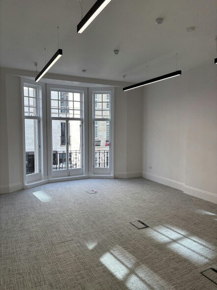 63 Grosvenor St, London for lease - Building Photo - Image 2 of 8