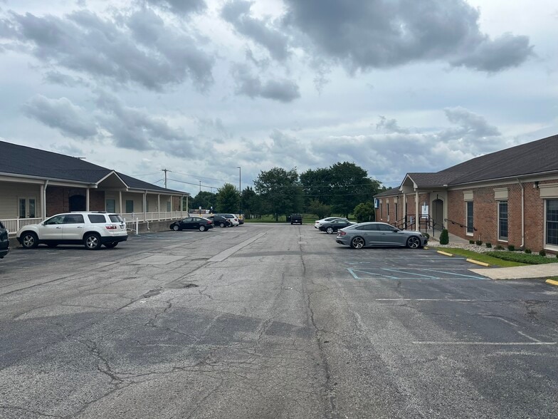 2818 Grant Line Rd, New Albany, IN for lease - Building Photo - Image 3 of 10