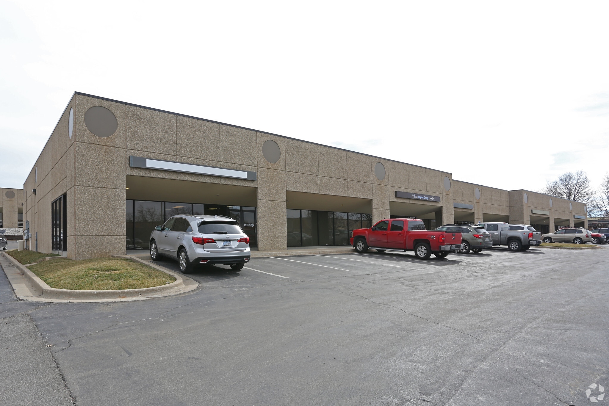9531-9545 Alden Rd, Lenexa, KS for lease Primary Photo- Image 1 of 14